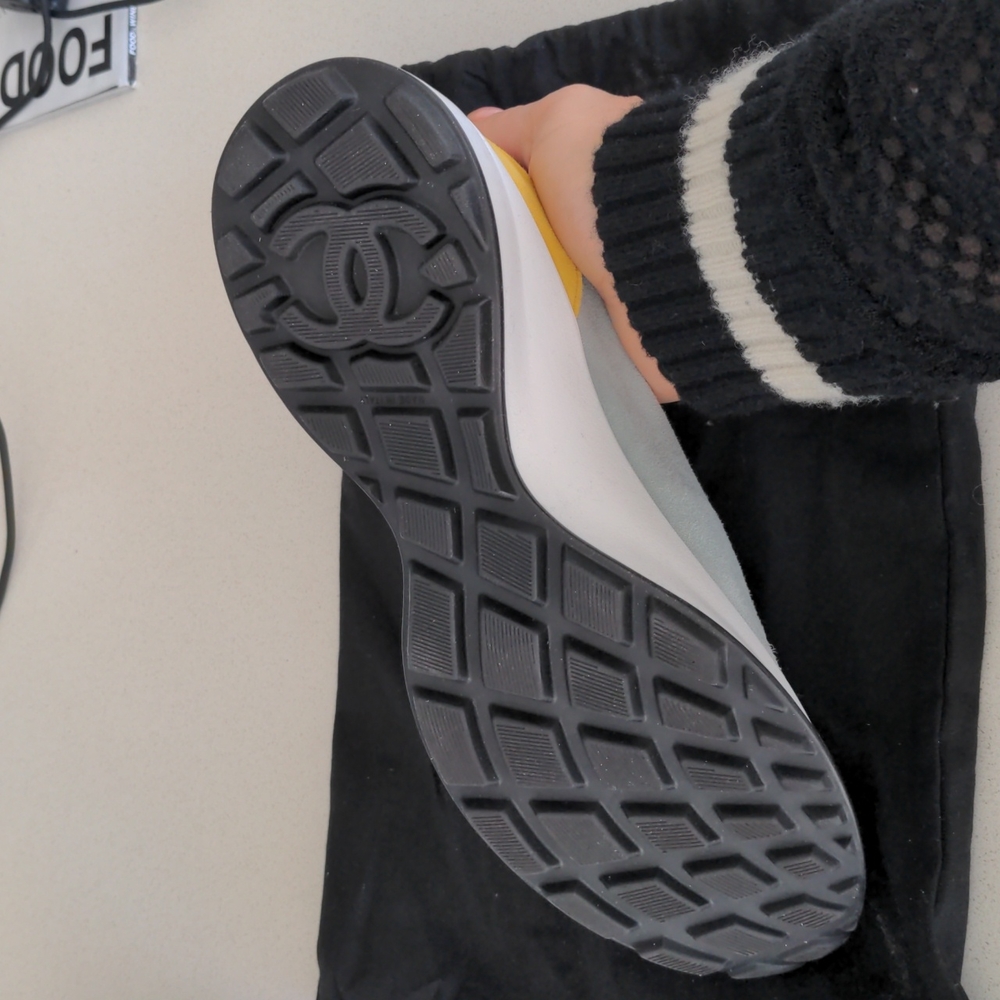 Chanel Sneaker - Picture 3 of 3